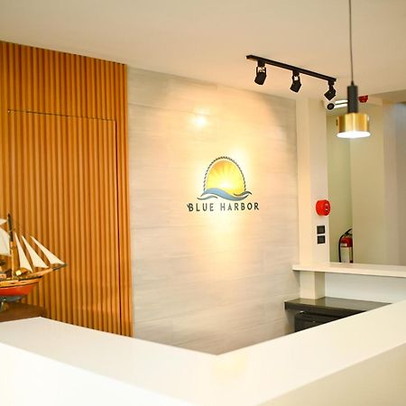 Blue Harbor Hotel Calapan Kültér fotó
