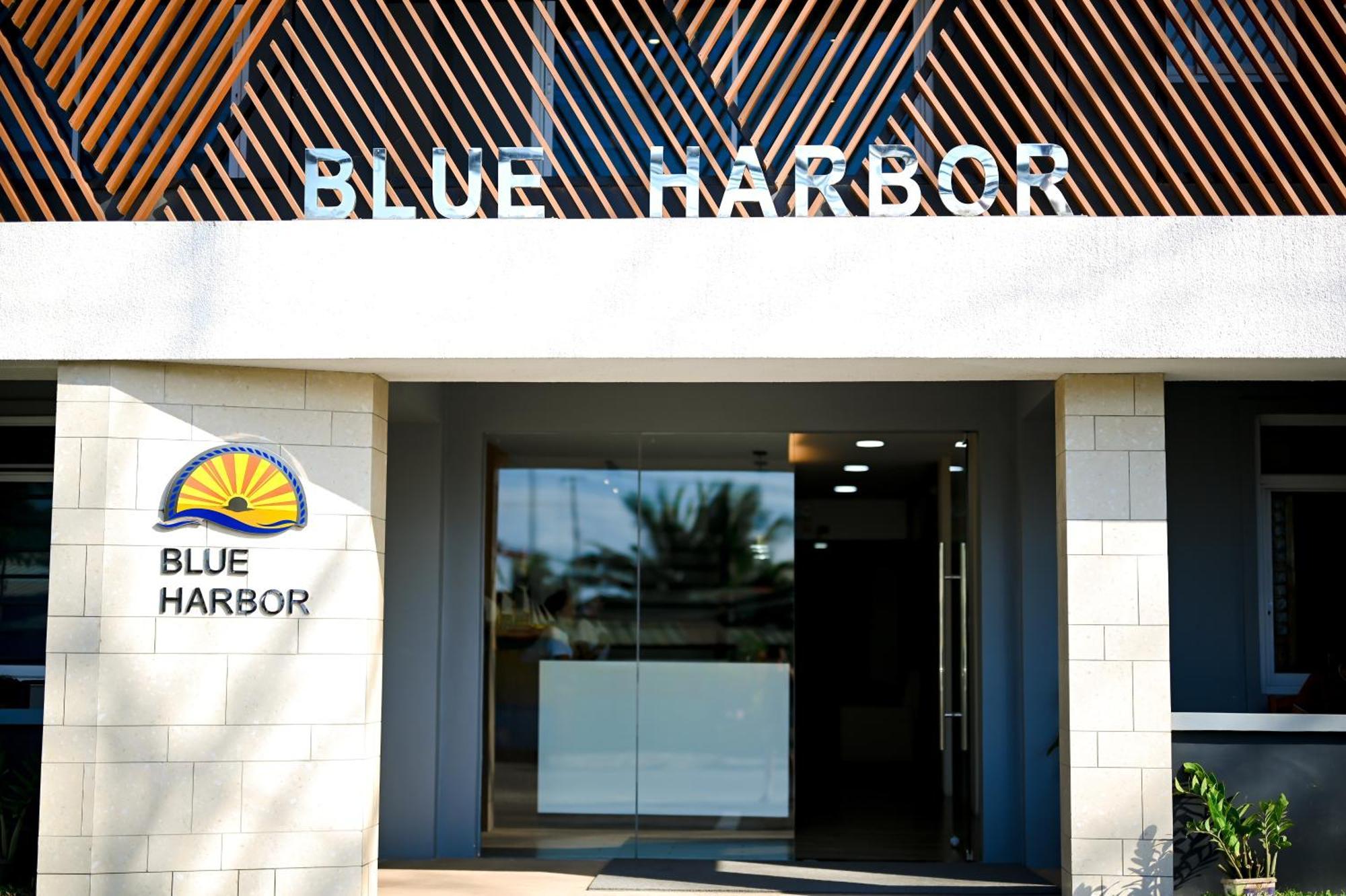 Blue Harbor Hotel Calapan Kültér fotó